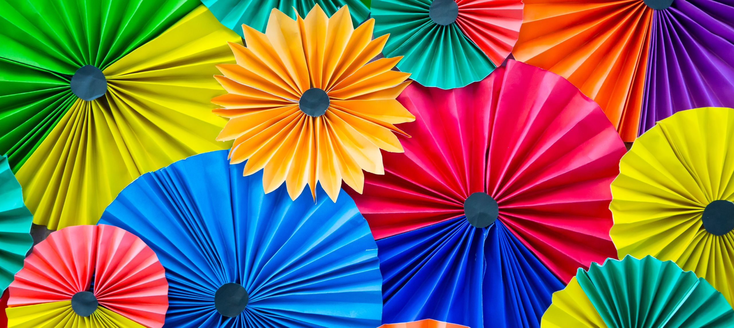 Multi-colour fans 